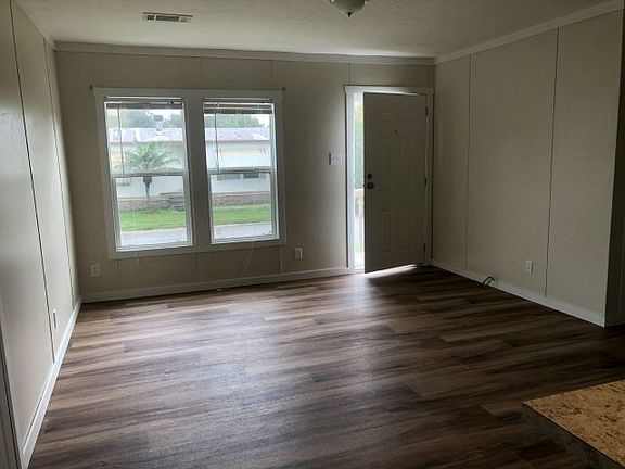 2nd image of 2048 Scranton Ave #475