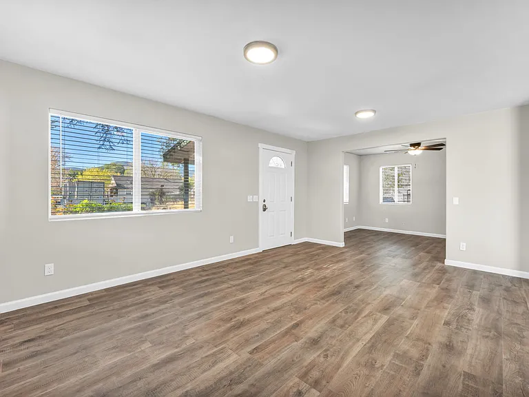 604 Pine St — Photo 11