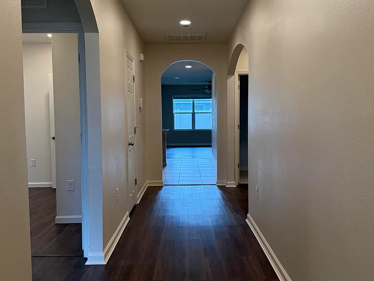 1070 Swiss Pointe Ln SW — Photo 3