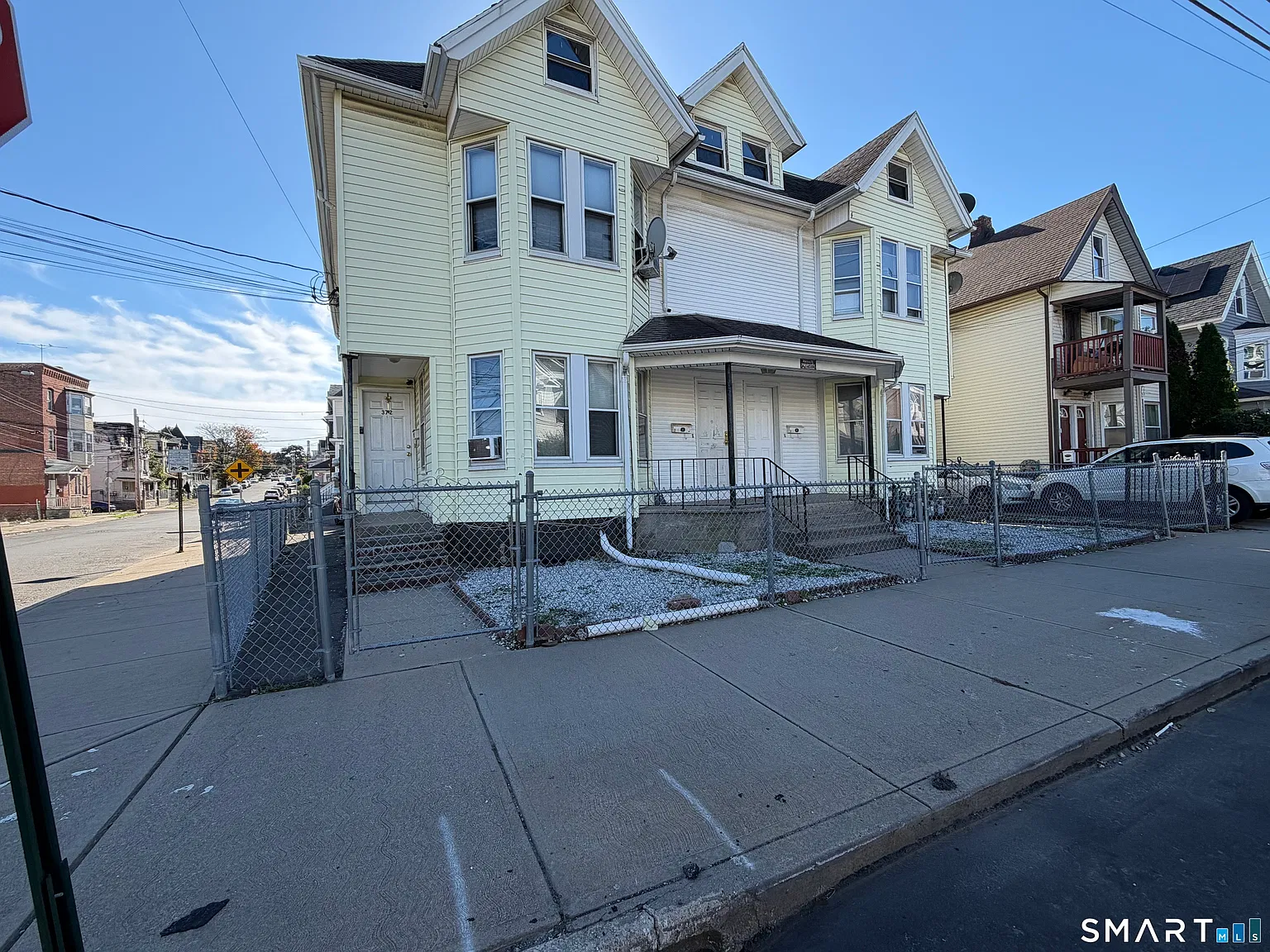 2 bed, 1.0 bath, 1020 sqft, $1,800 — Photo 1