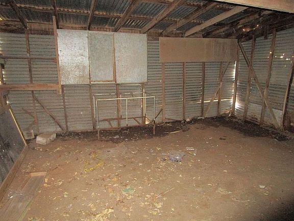5th image of 109 E 14th St