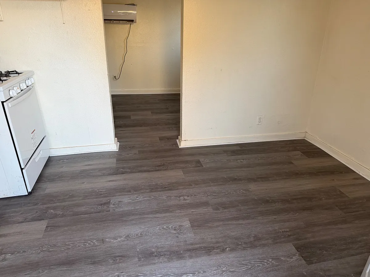 Unit Photo - 1103 S Armstrong Ave #160
