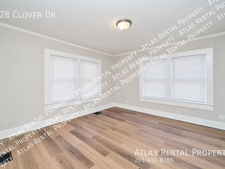 828 Clover Dr — Photo 10
