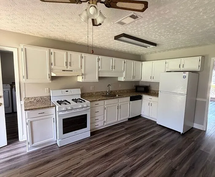 2107 Fairway Ct SE #B — Photo 8