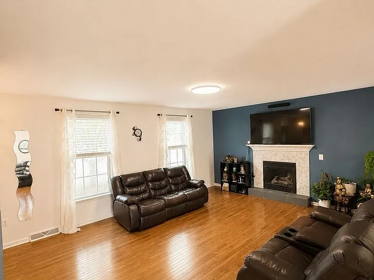 10551 Cherry Grove Ct — Photo 5