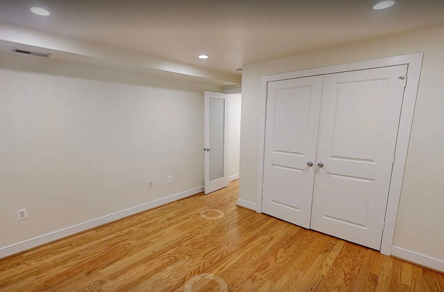 Updated 2 + 2 Condo In Columbia Heights — Photo 3