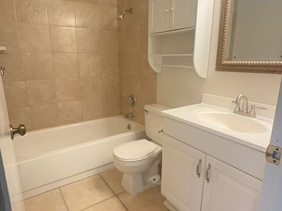 4th image of 2410 Siskiyou Blvd #A-d