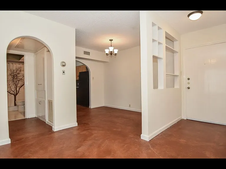 2601 Bellefontaine St — Photo 4