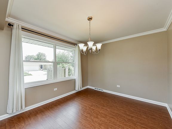 4th image of 15148 Larkspur Ln