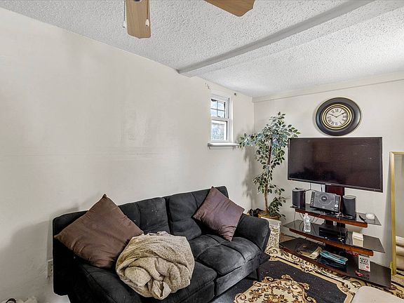 3rd image of 626 Brook Ave