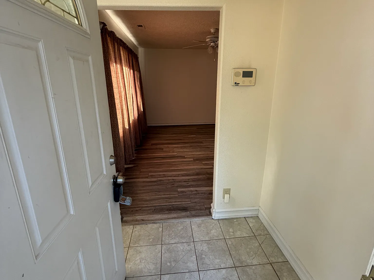 2 bed, 978 sqft, $1,900 — Photo 2