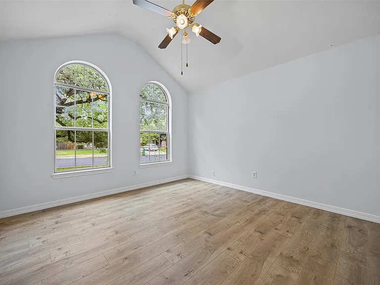 11304 Avering Ln — Photo 18