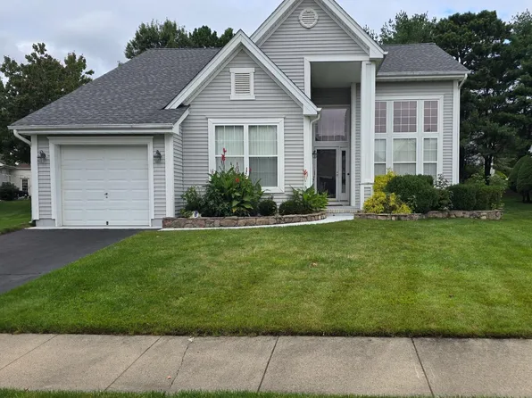 17 Fountain View Dr, Barnegat, NJ 08005