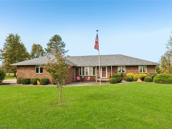 17850 Indian Hollow Rd, Grafton, OH 44044