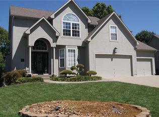 2721 SW Regal Dr, Lees Summit, MO 64082