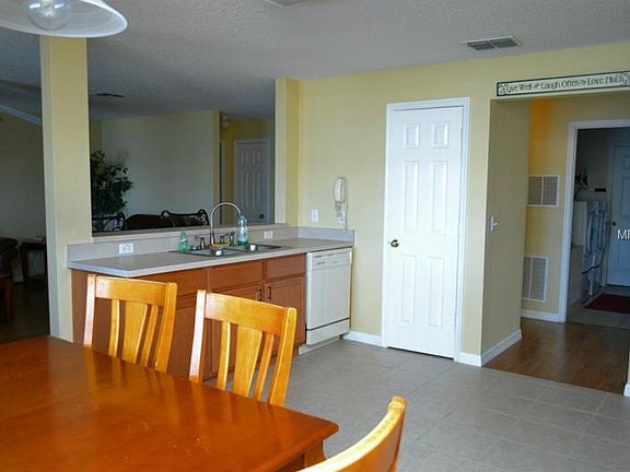 3rd image of 915 Crystal Bay Ln
