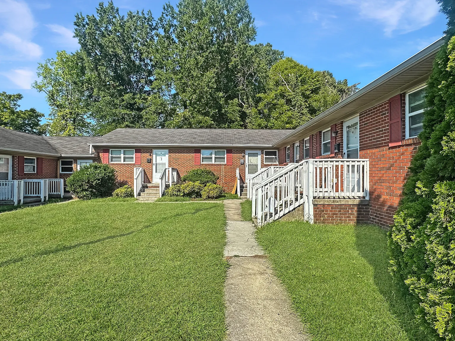 906 Martin Luther King Jr Dr — Photo 1