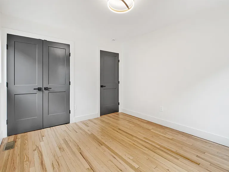 7809 Broadway #1 — Photo 12