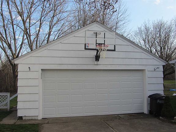 2nd image of 2231 Saines Manor Dr