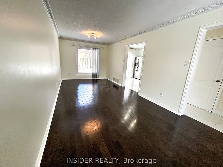 98 White Blvd — Photo 7