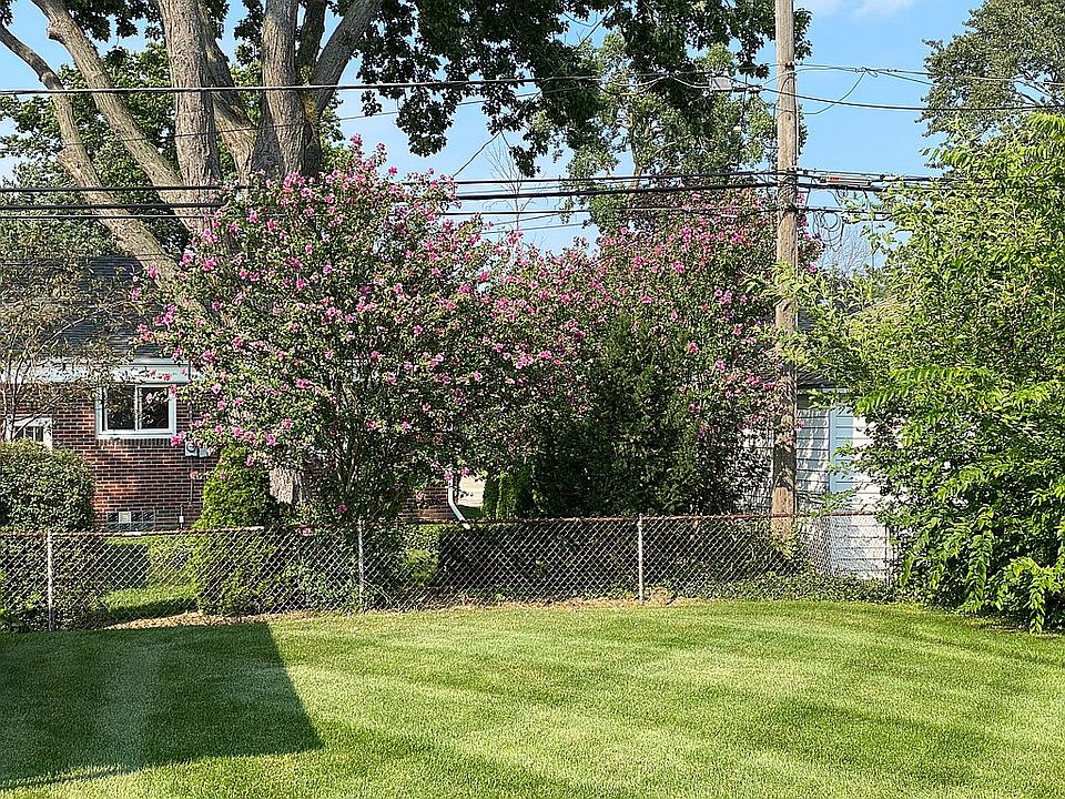 2nd image of 2120 Stanhope St