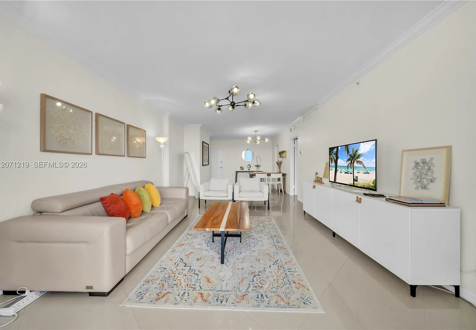 Wave Condo — Photo 2