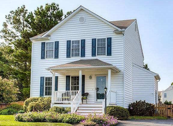 3rd image of 1720 Leslie Ln