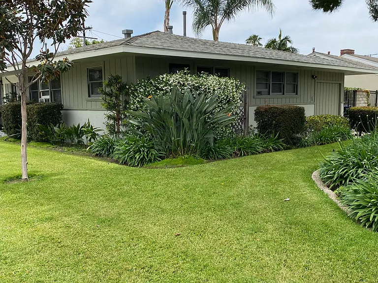 836 W Almond Ave — Photo 4