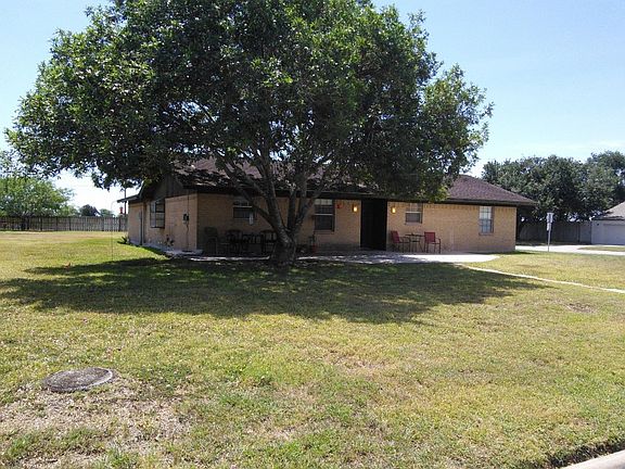 3rd image of 800 Palm Valley Dr E