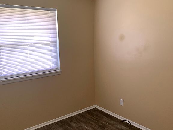 3rd image of 6001 Crockett Dr