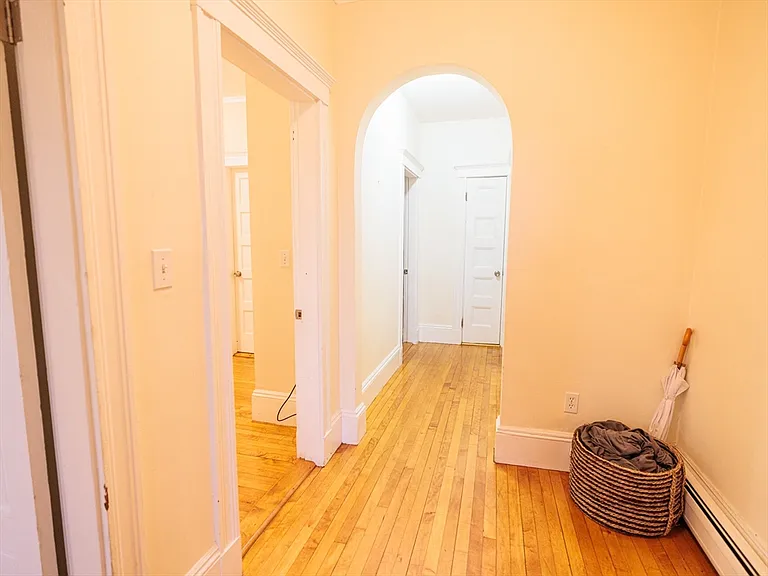 315 Harvard St #8 — Photo 12