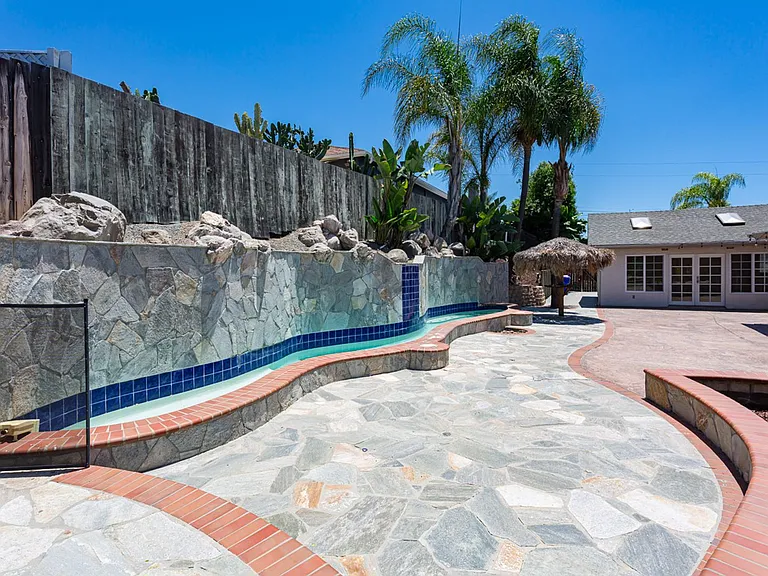 5564 Lone Star Dr — Photo 43