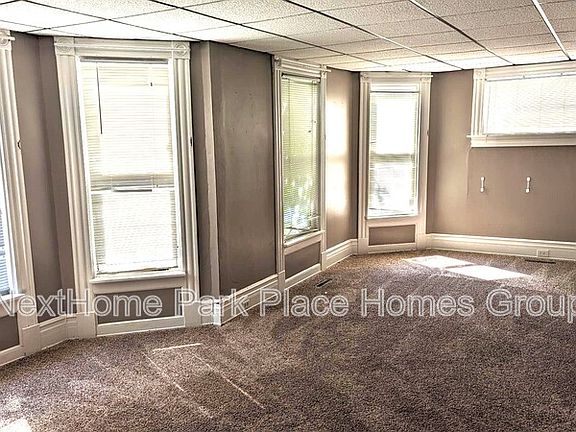 2nd image of 407 N Lincoln St Floor 1