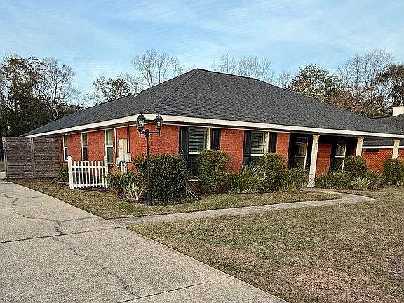 3rd image of 1730 Spanish Trace Dr