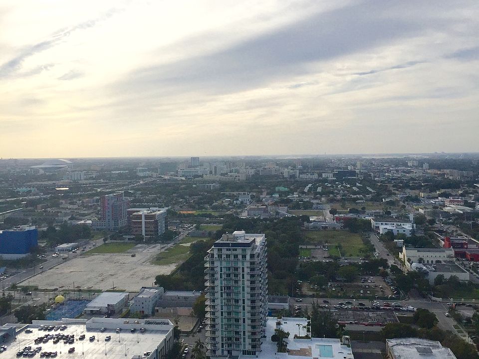 DAY VIEW FROM UNIT