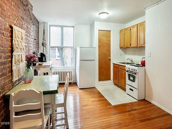 3rd image of 257 W 12th St APT 5W