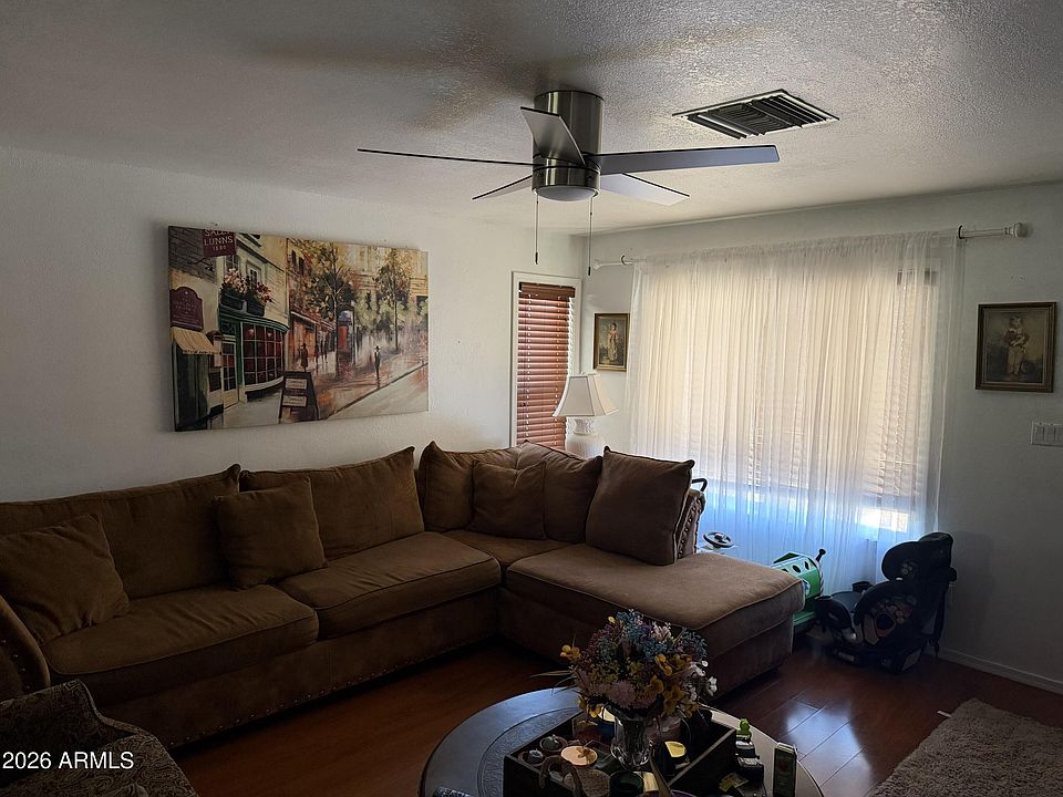 2nd image of 1404 N BELLVIEW --