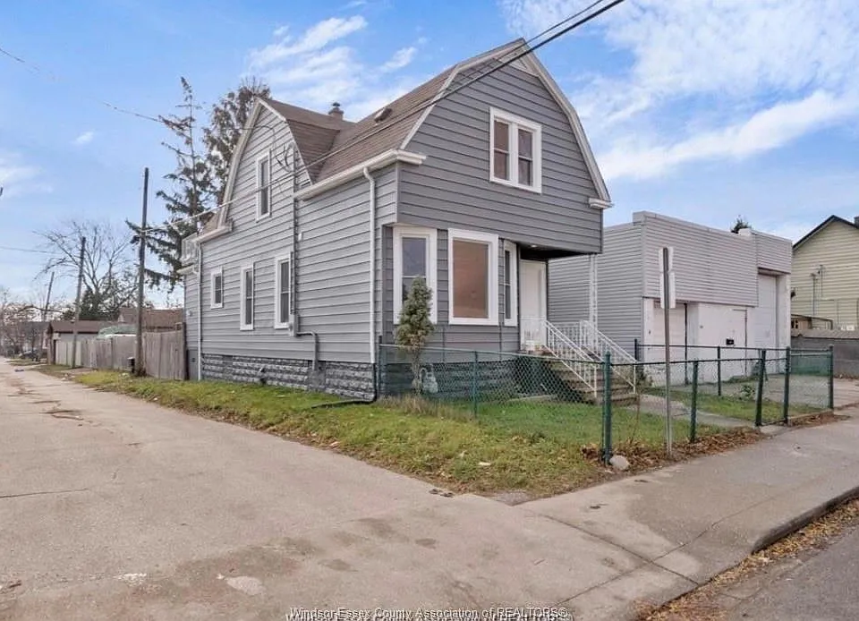 637 Tuscarora St