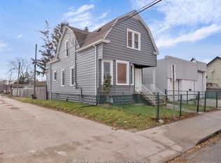 637 Tuscarora St, Windsor, ON N9A 3M5
