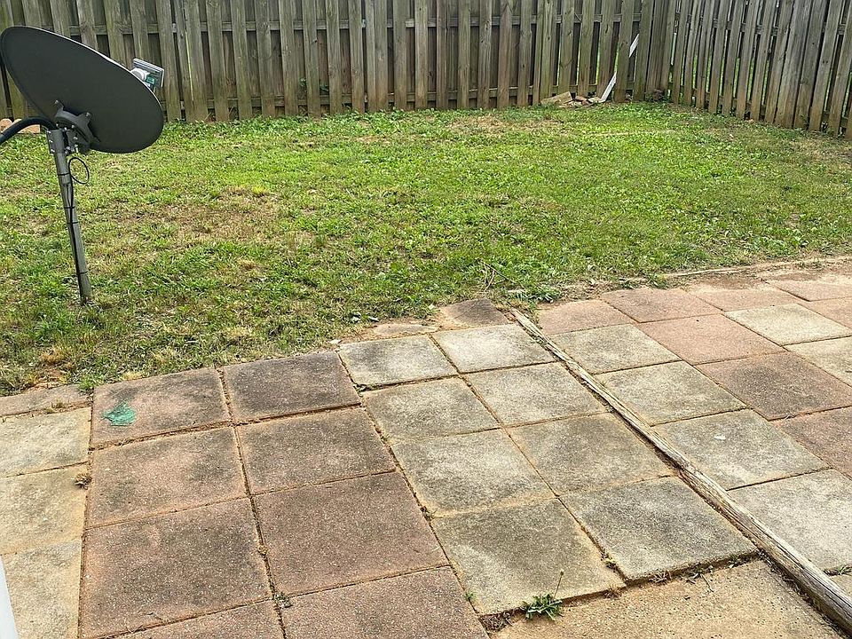 2nd image of 1445 Farmcrest Way