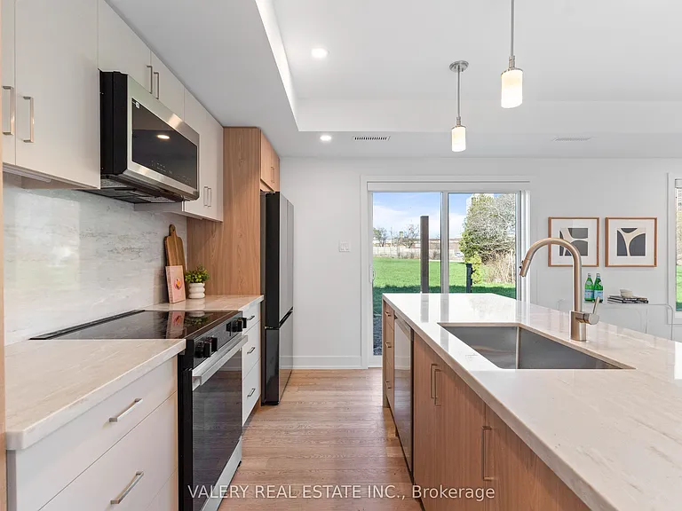 15 Acorn Ave #5 — Photo 16
