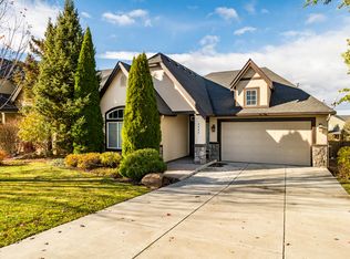 2865 SW 49th St, Redmond, OR 97756