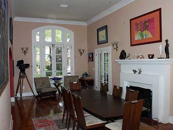5th image of 1036 Obispo Ave