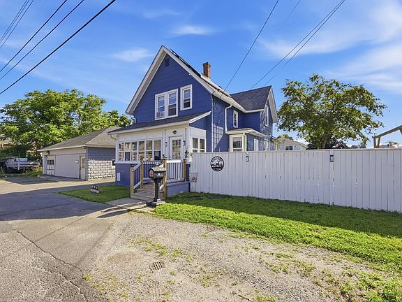 3rd image of 28 Cedar St