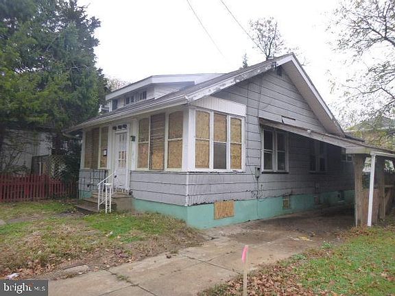 2nd image of 7119 Oxford Ave