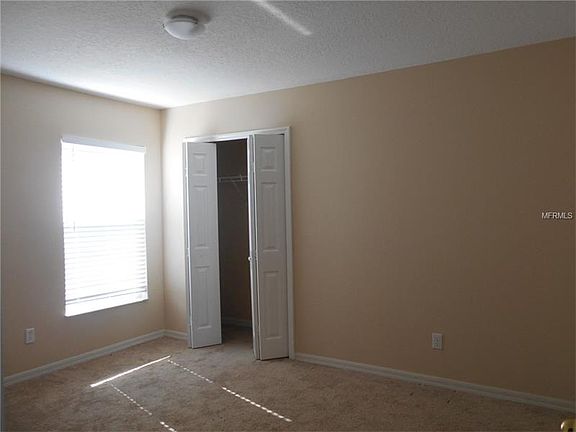 5th image of 1131 Lakeview Oaks Dr