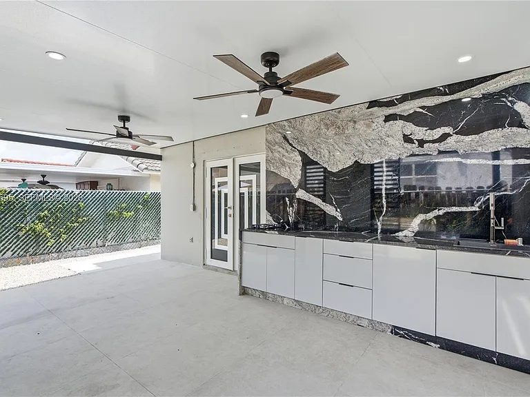 4250 W 10th Ave — Photo 23