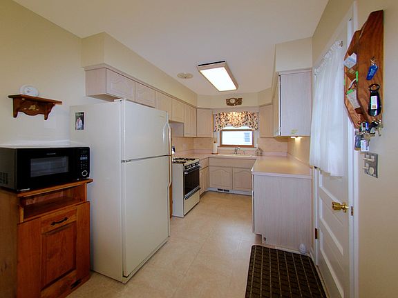 5th image of 3325 Bellwood Ln