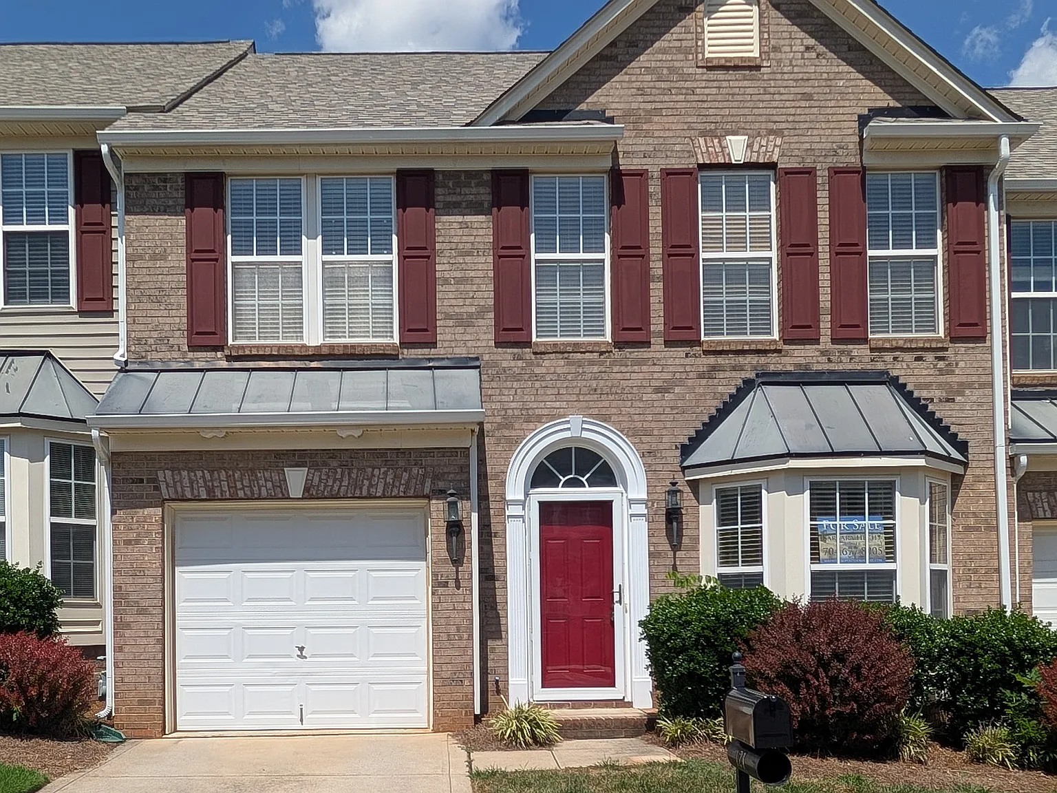 3 bed, 2.5 bath, 1900 sqft, $1,950 — Photo 1