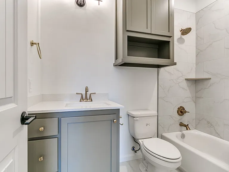 1901 Hollow Crest Ct — Photo 53